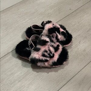UGG Kids' Furry Slippers in Pink and Black